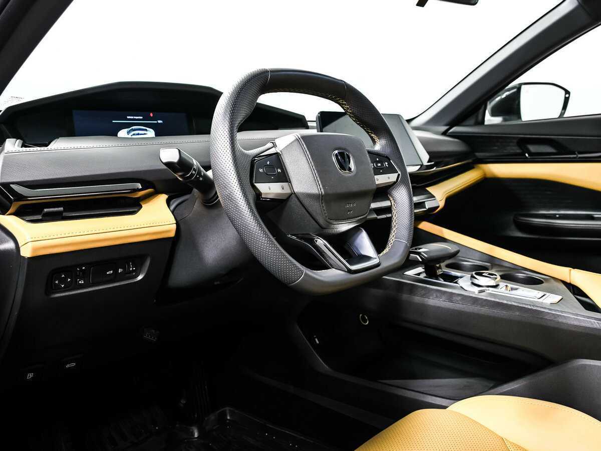 Changan UNI-V с пробегом — 2023 год. Фото: #12