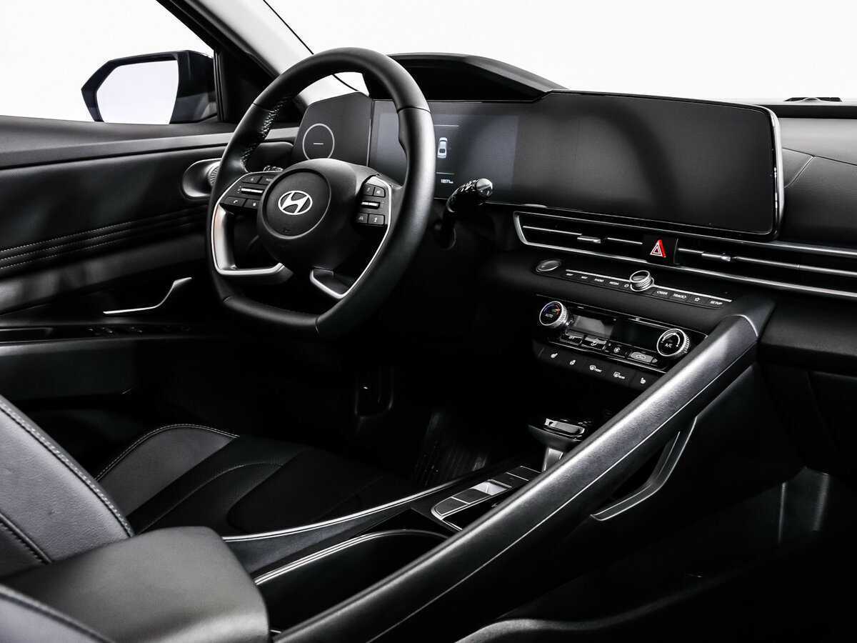 Hyundai Elantra с пробегом — 2024 год. Фото: #8