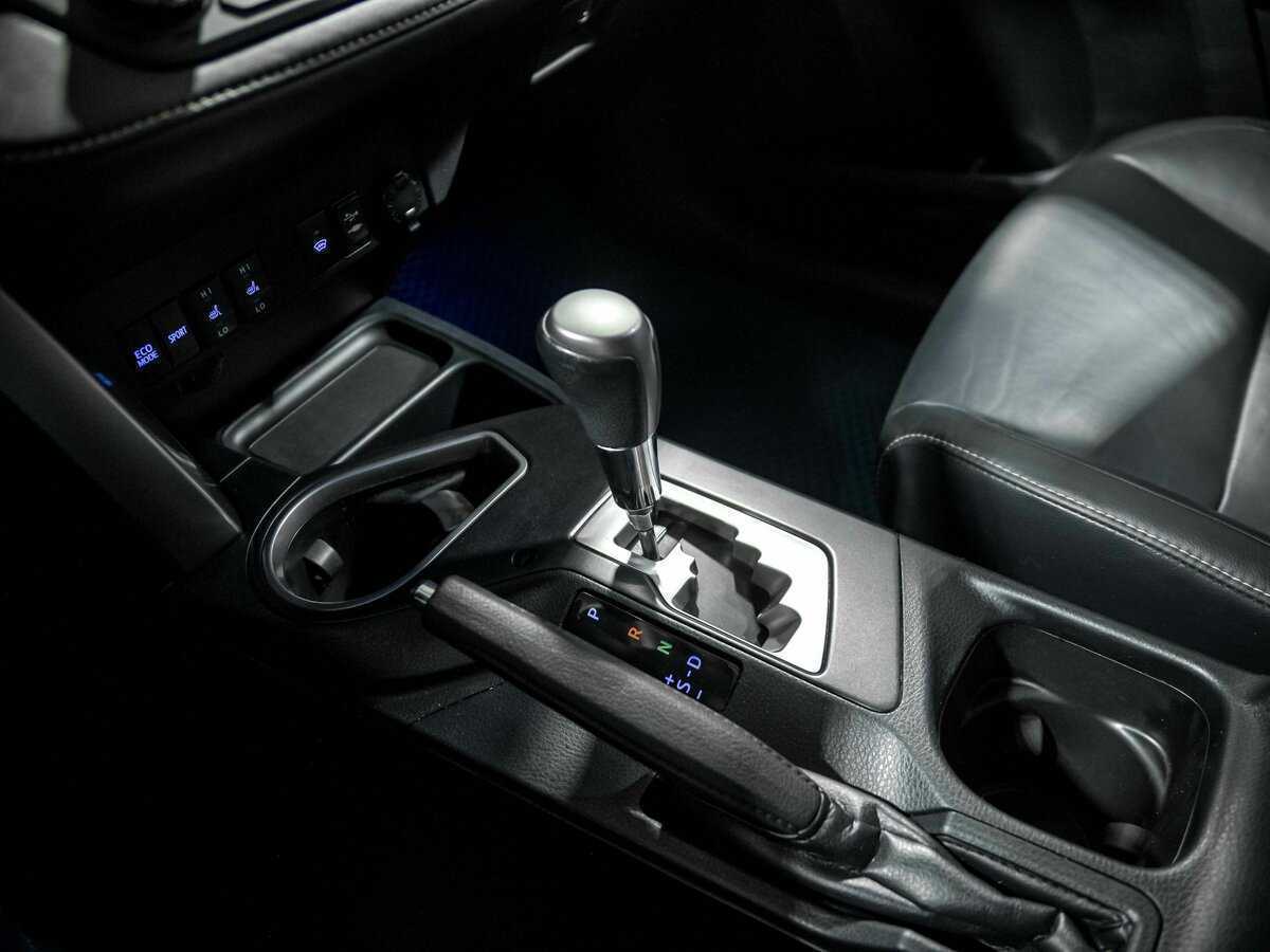 Toyota RAV4 с пробегом — 2017 год. Фото: #11