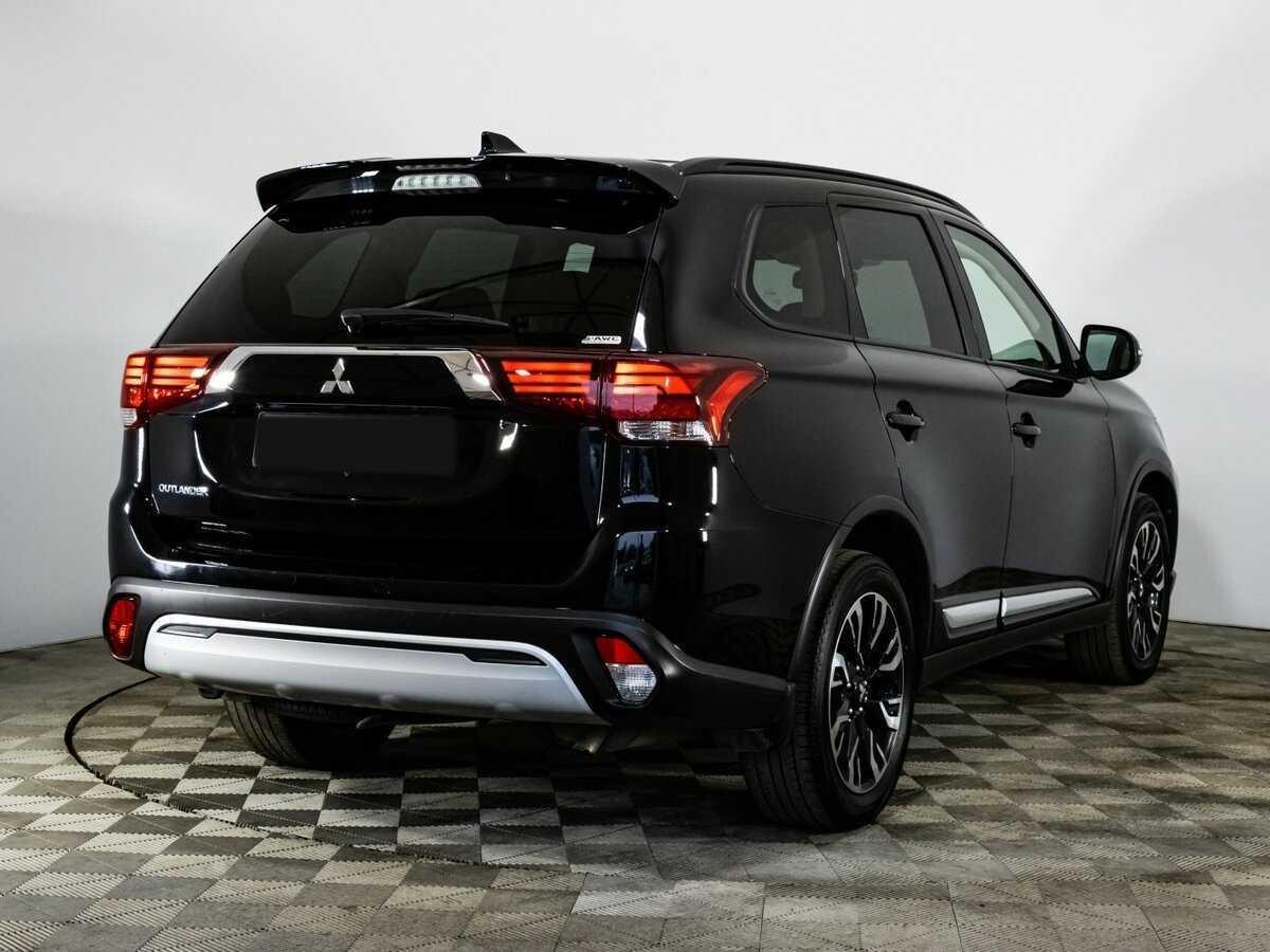 Mitsubishi Outlander с пробегом — 2021 год. Фото: #4
