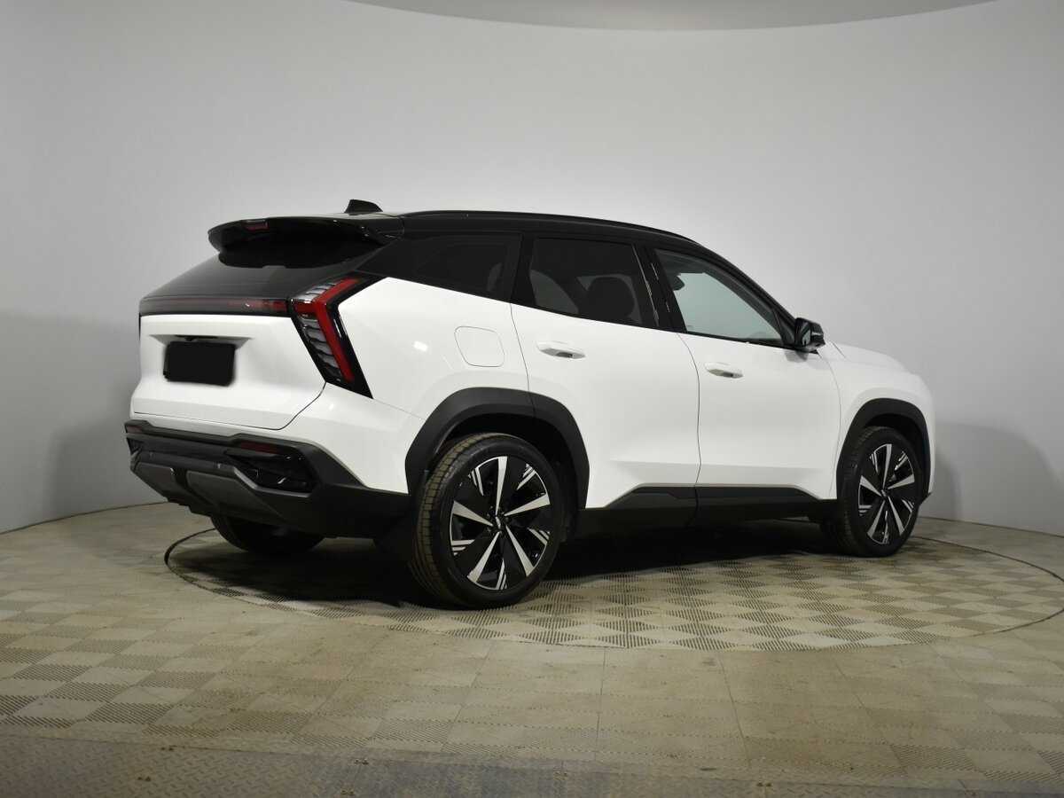 Geely Atlas с пробегом — 2024 год. Фото: #4