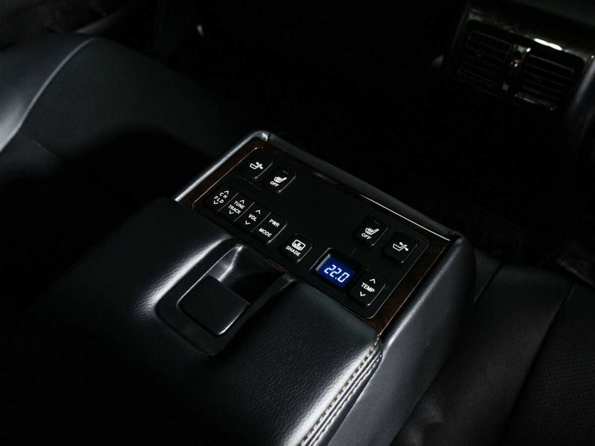 Toyota Camry с пробегом — 2016 год. Фото: #21