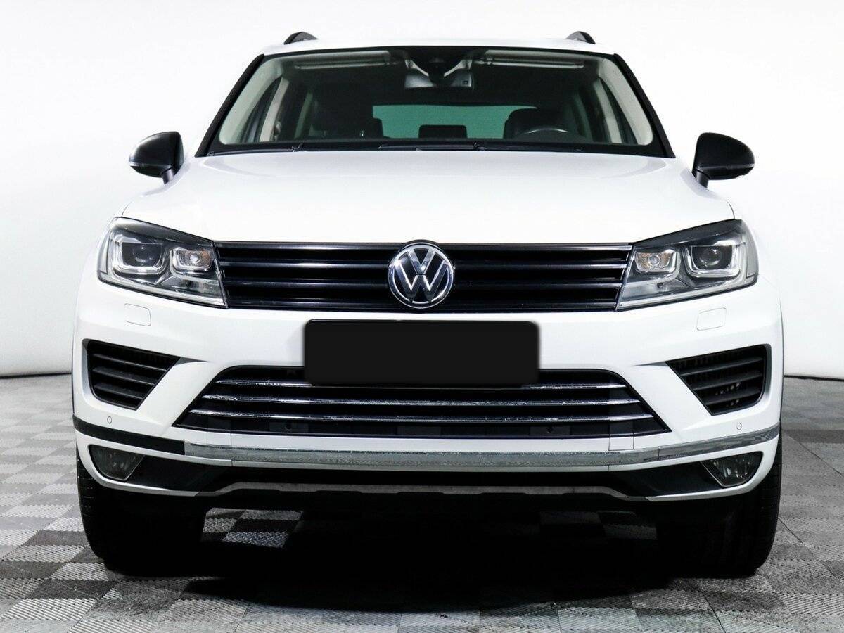 Volkswagen Touareg с пробегом — 2015 год. Фото: #1