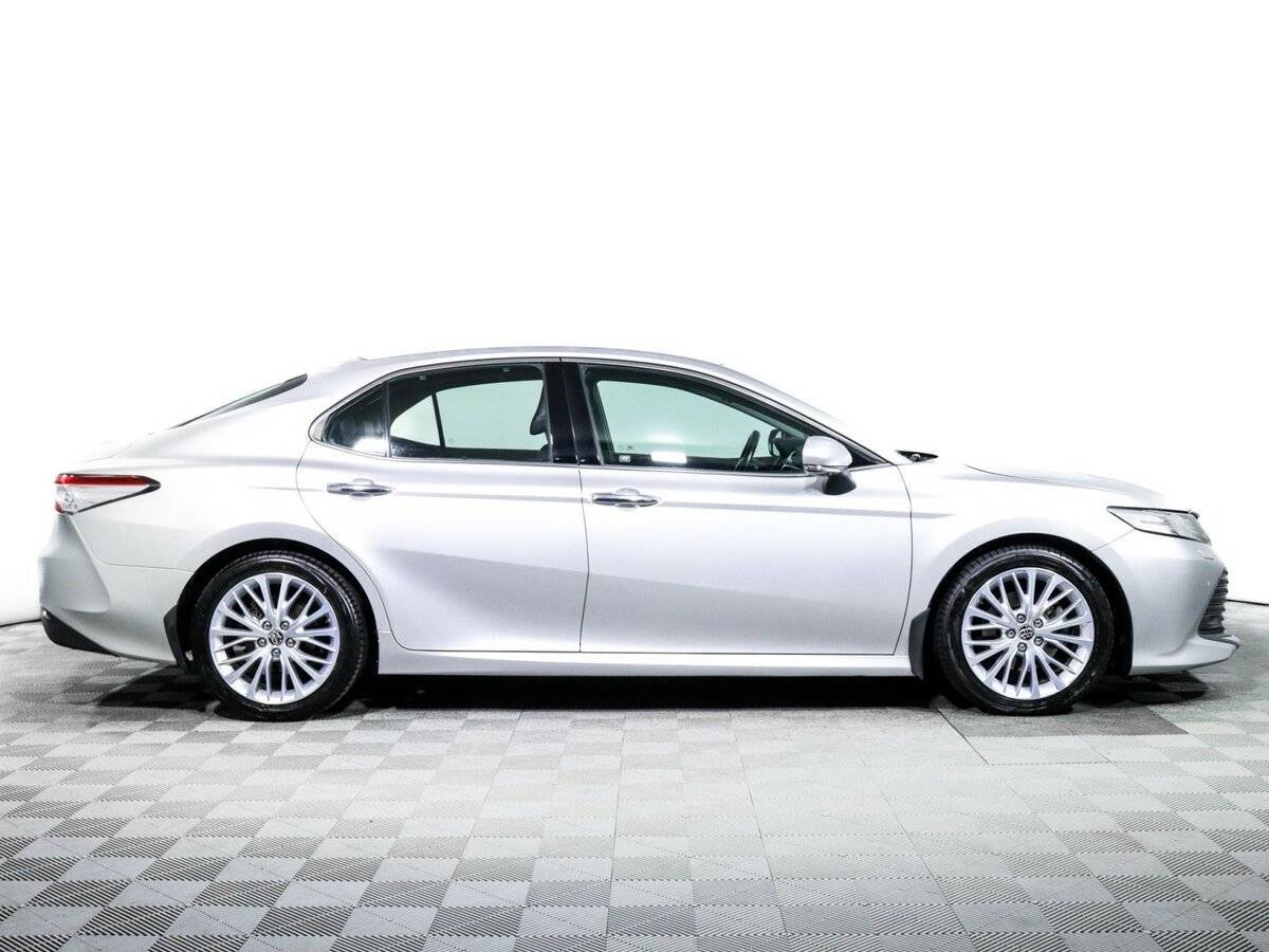 Toyota Camry с пробегом — 2018 год. Фото: #3