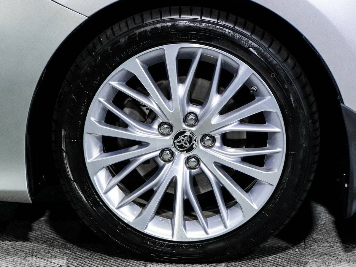 Toyota Camry с пробегом — 2018 год. Фото: #14