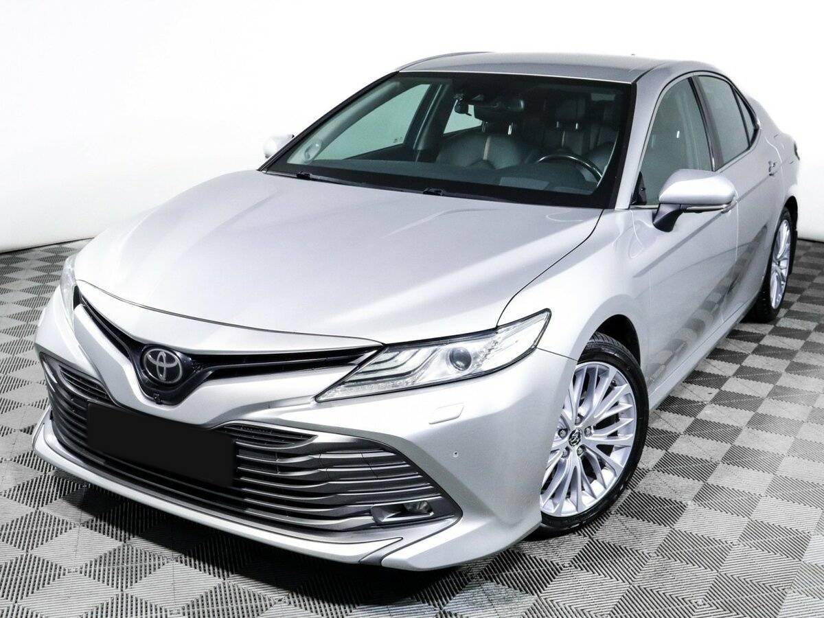 Toyota Camry с пробегом — 2018 год. Фото: #16