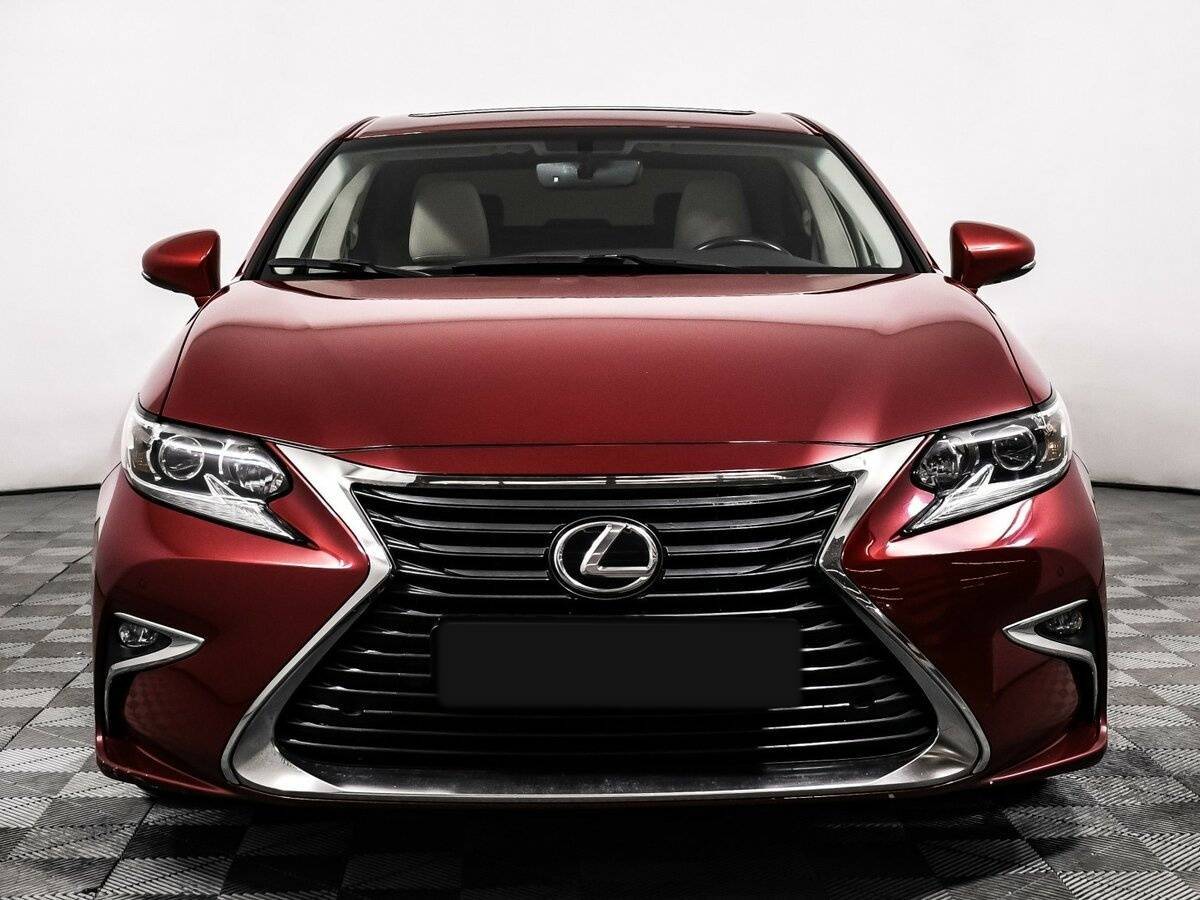Lexus ES с пробегом — 2016 год. Фото: #1