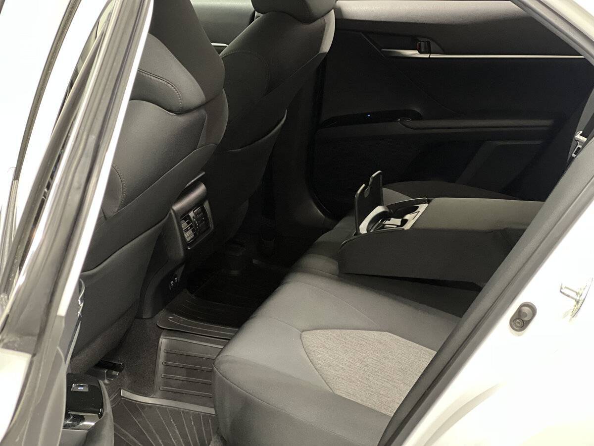 Toyota Camry с пробегом — 2021 год. Фото: #11