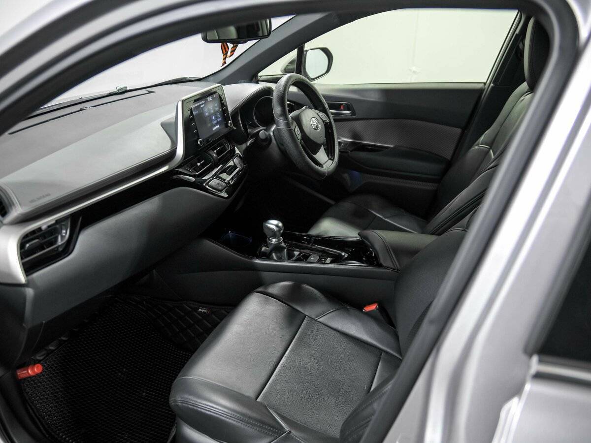 Toyota C-HR с пробегом — 2020 год. Фото: #18