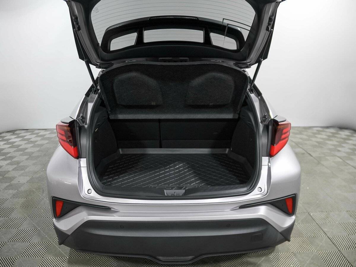 Toyota C-HR с пробегом — 2020 год. Фото: #20
