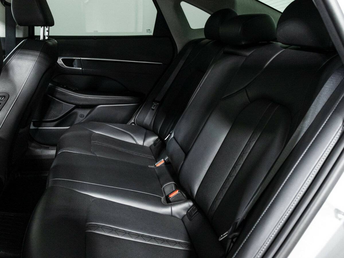 Hyundai Sonata с пробегом — 2020 год. Фото: #9