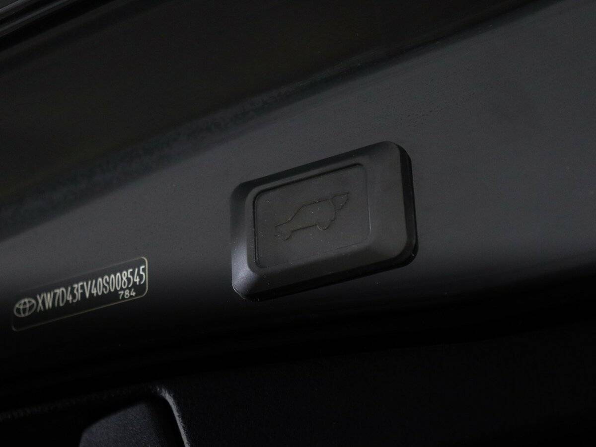 Toyota RAV4 с пробегом — 2020 год. Фото: #13