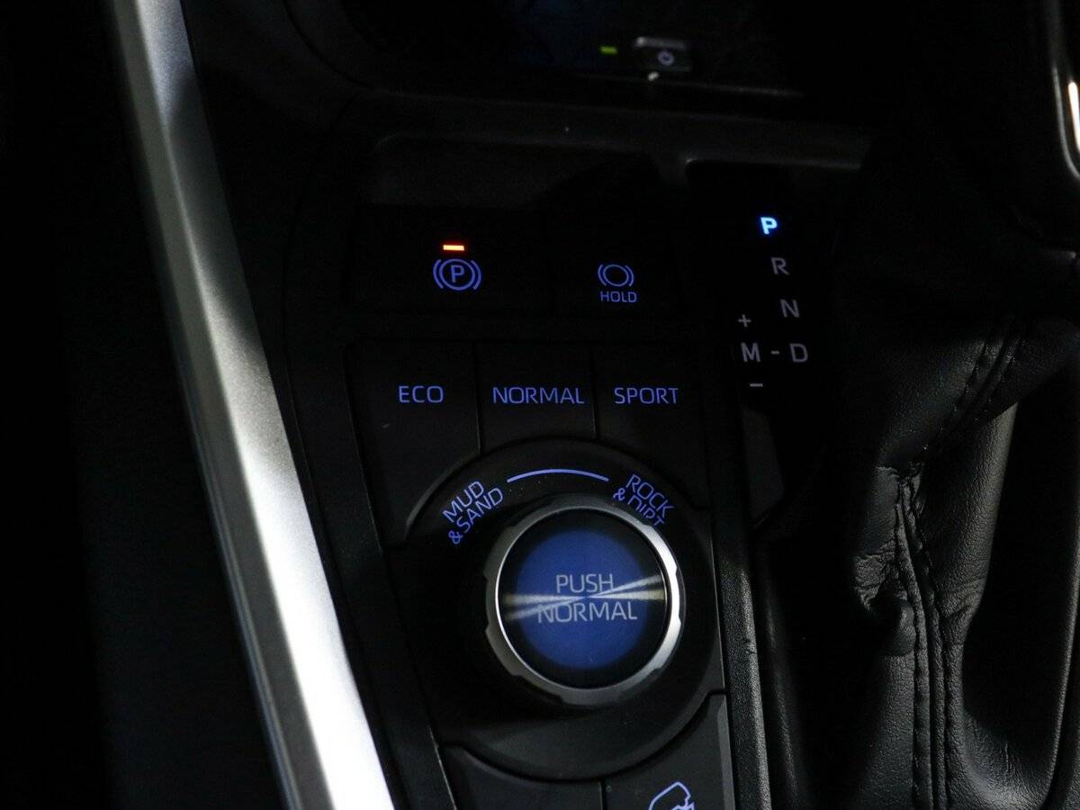 Toyota RAV4 с пробегом — 2020 год. Фото: #20