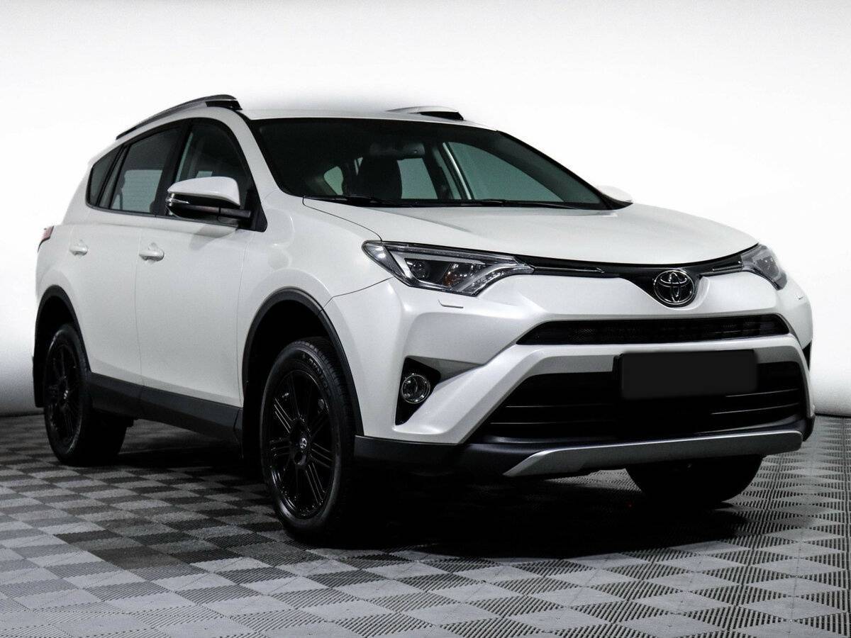 Toyota RAV4 с пробегом — 2017 год. Фото: #2