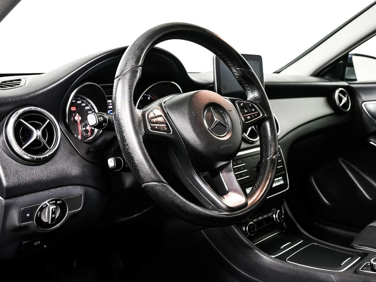 Mercedes-Benz CLA с пробегом — 2018 год. Фото: #11