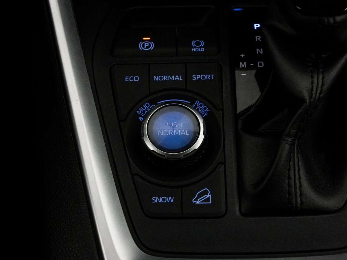 Toyota RAV4 с пробегом — 2020 год. Фото: #12