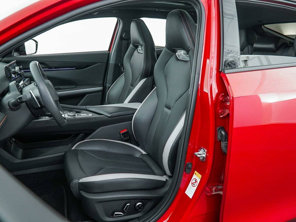 Changan UNI-V с пробегом — 2023 год. Фото: #11