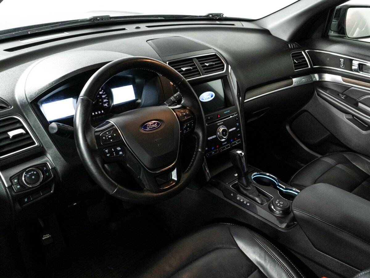 Ford Explorer с пробегом — 2017 год. Фото: #8