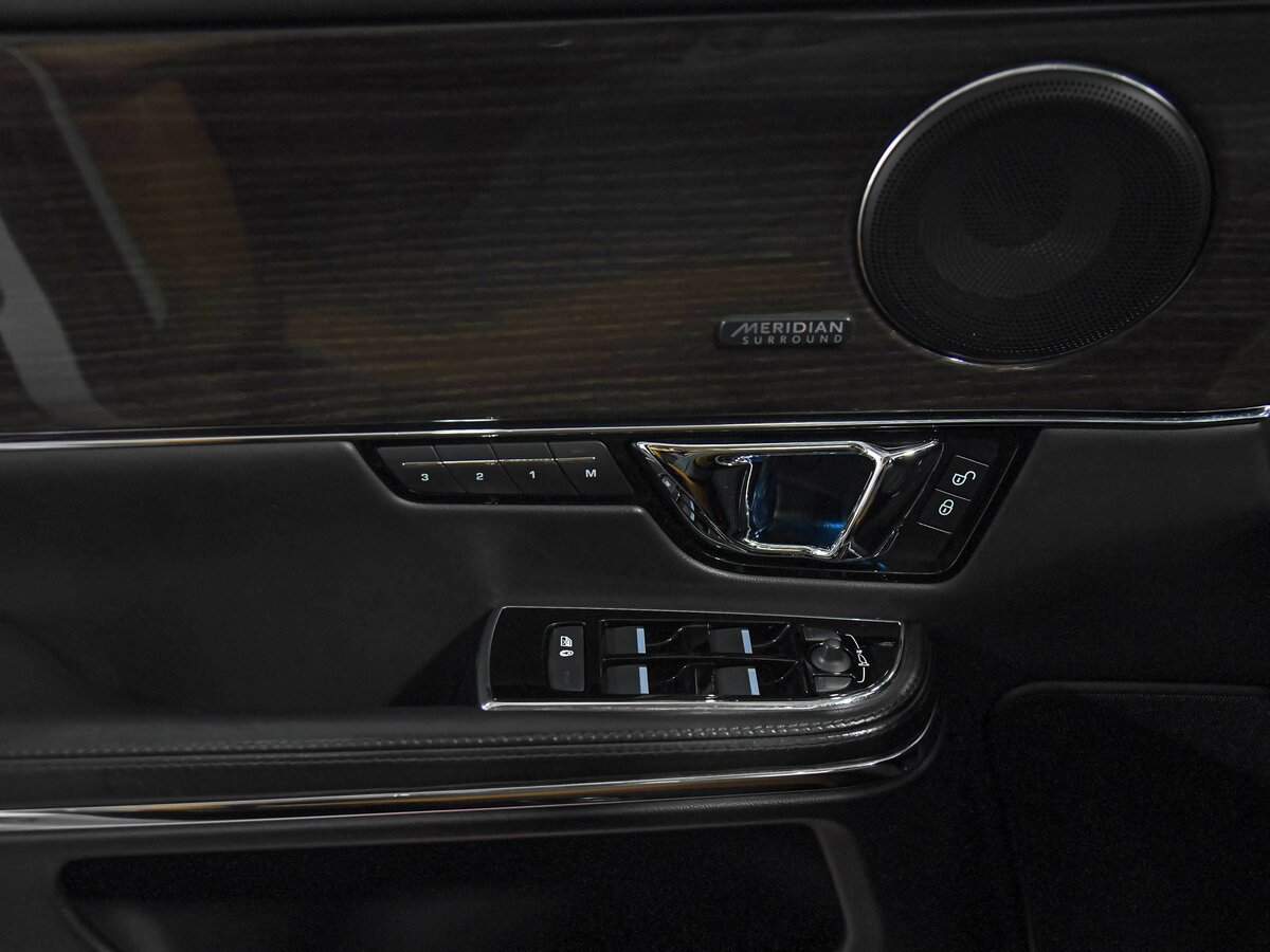 Jaguar XJ с пробегом — 2016 год. Фото: #14