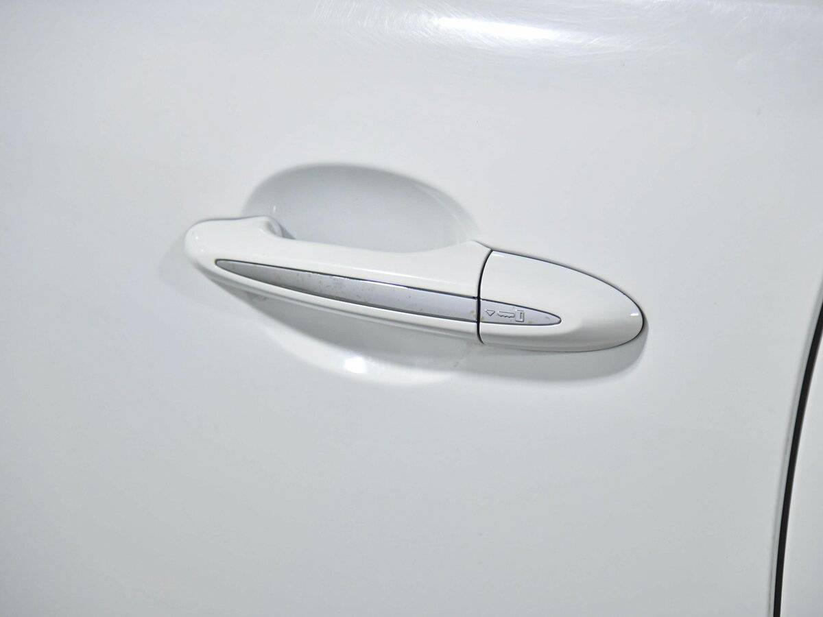 Jaguar XJ с пробегом — 2016 год. Фото: #23