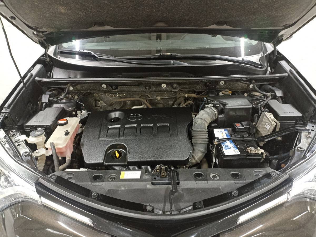 Toyota RAV4 с пробегом — 2016 год. Фото: #8