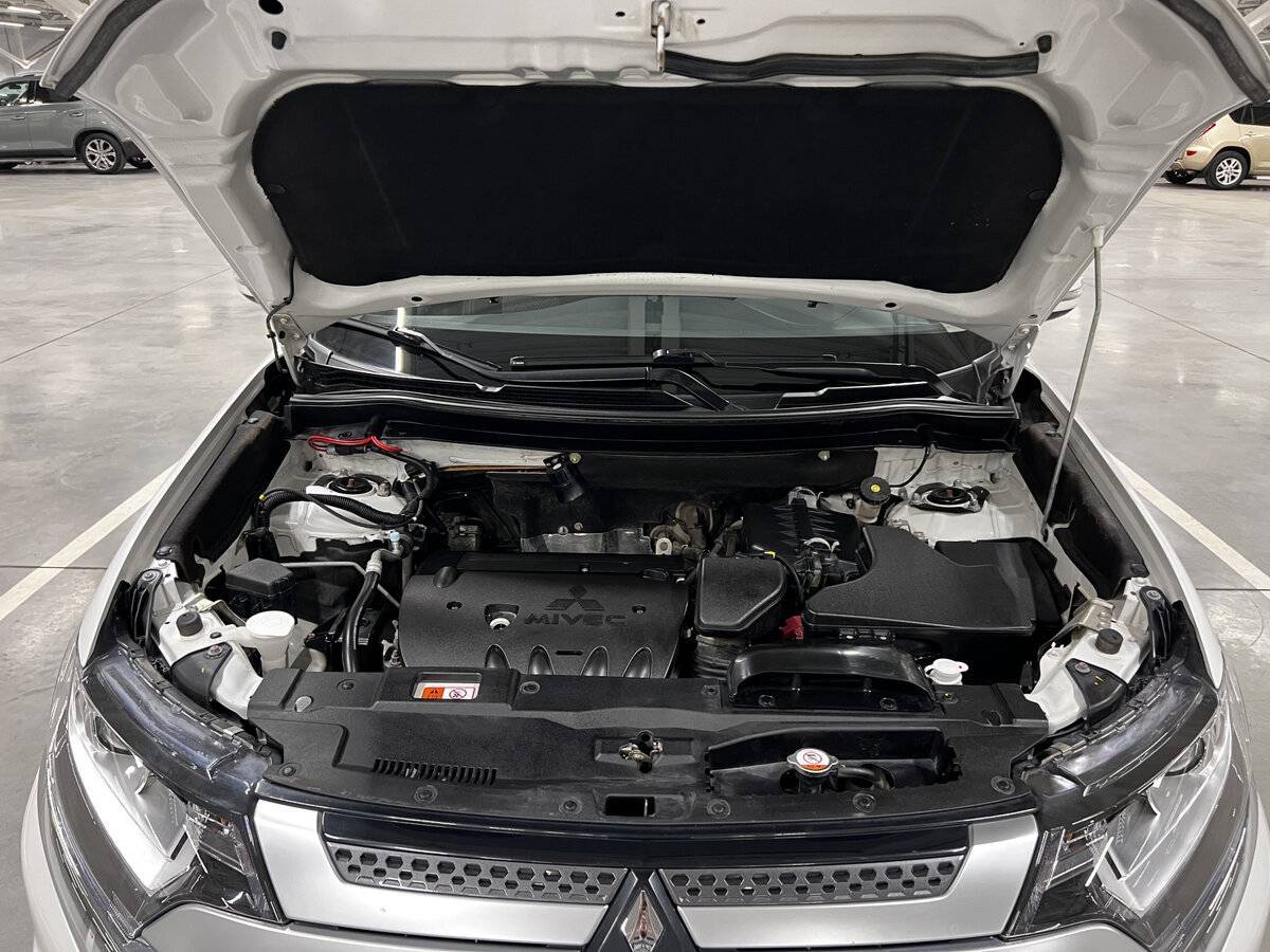 Mitsubishi Outlander с пробегом — 2021 год. Фото: #8