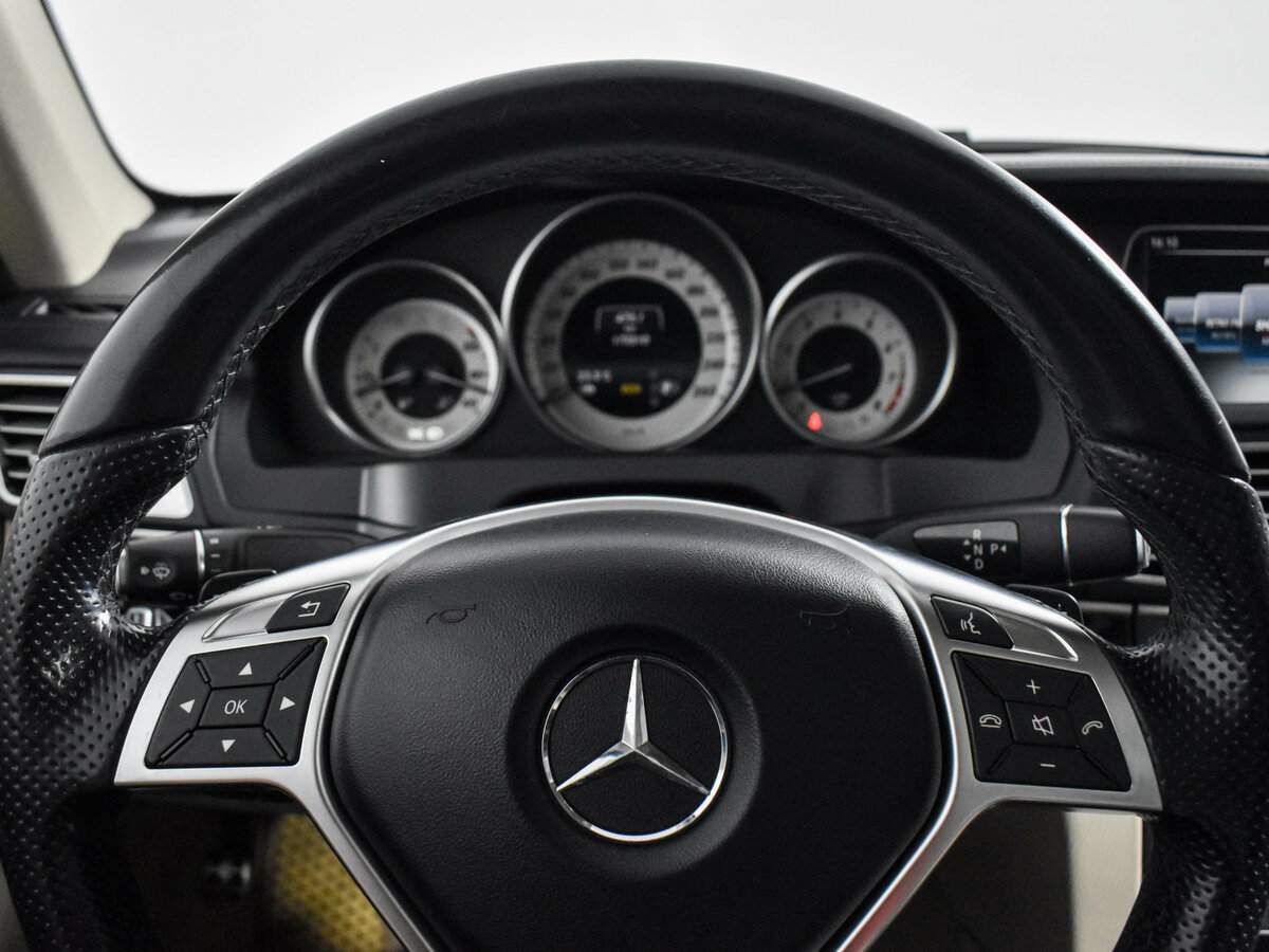 Mercedes-Benz E-Класс с пробегом — 2015 год. Фото: #18