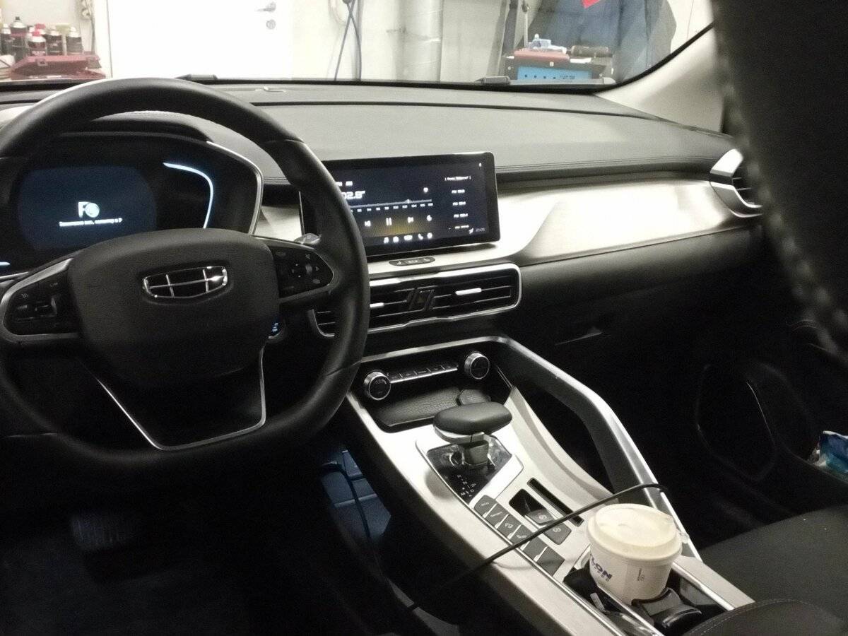 Geely Coolray с пробегом — 2023 год. Фото: #4