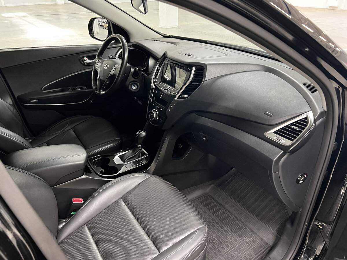 Hyundai Santa Fe с пробегом — 2015 год. Фото: #10