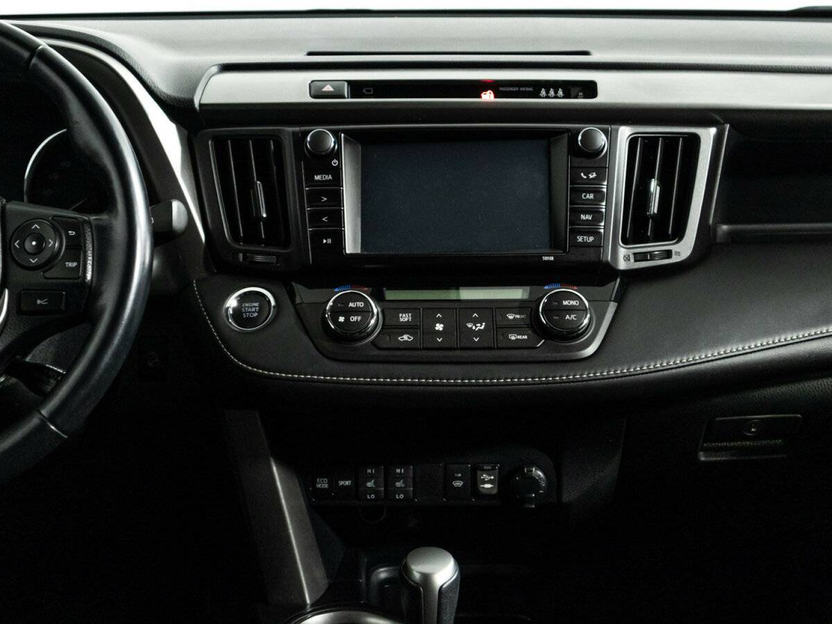 Toyota RAV4 с пробегом — 2017 год. Фото: #13