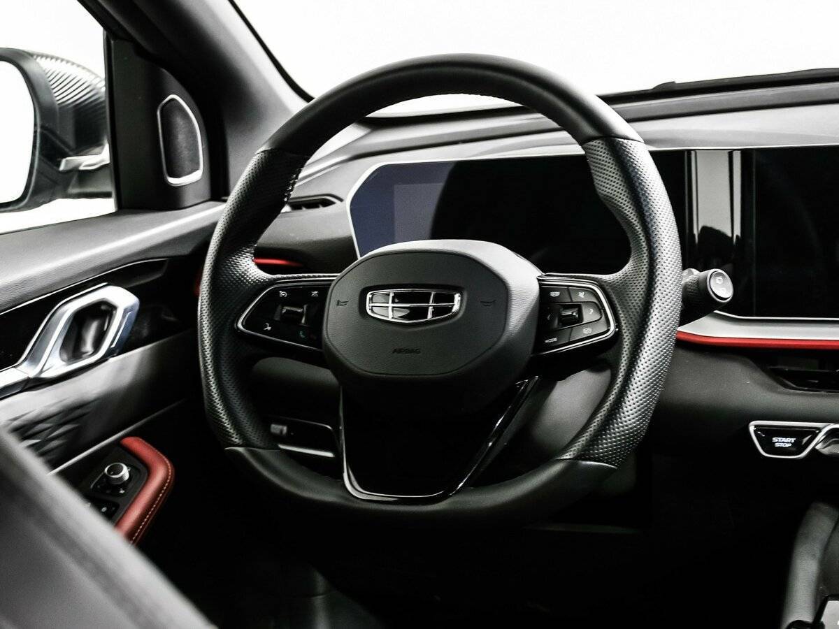 Geely Coolray с пробегом — 2024 год. Фото: #15