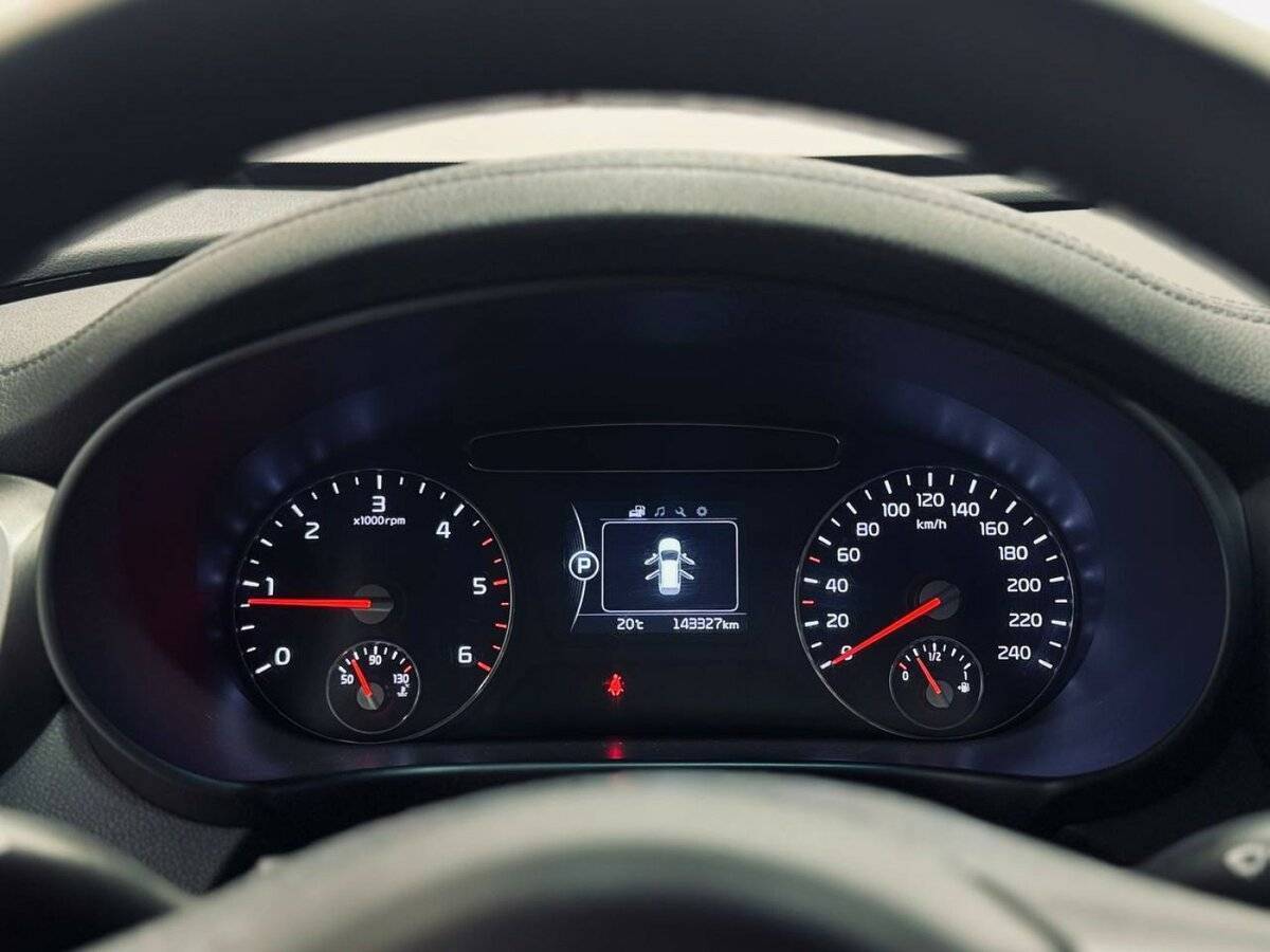 Kia Sorento с пробегом — 2015 год. Фото: #10