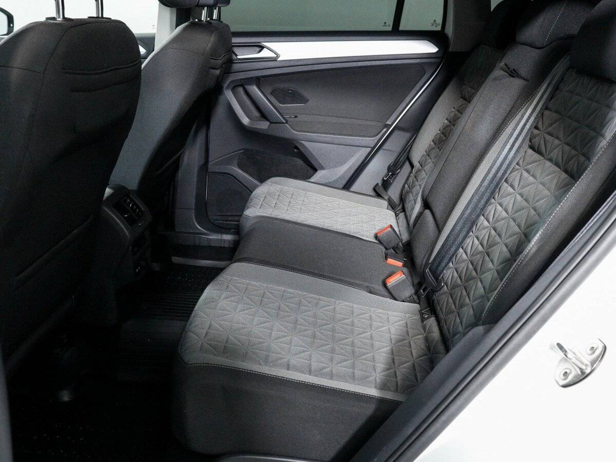 Volkswagen Tiguan с пробегом — 2021 год. Фото: #9