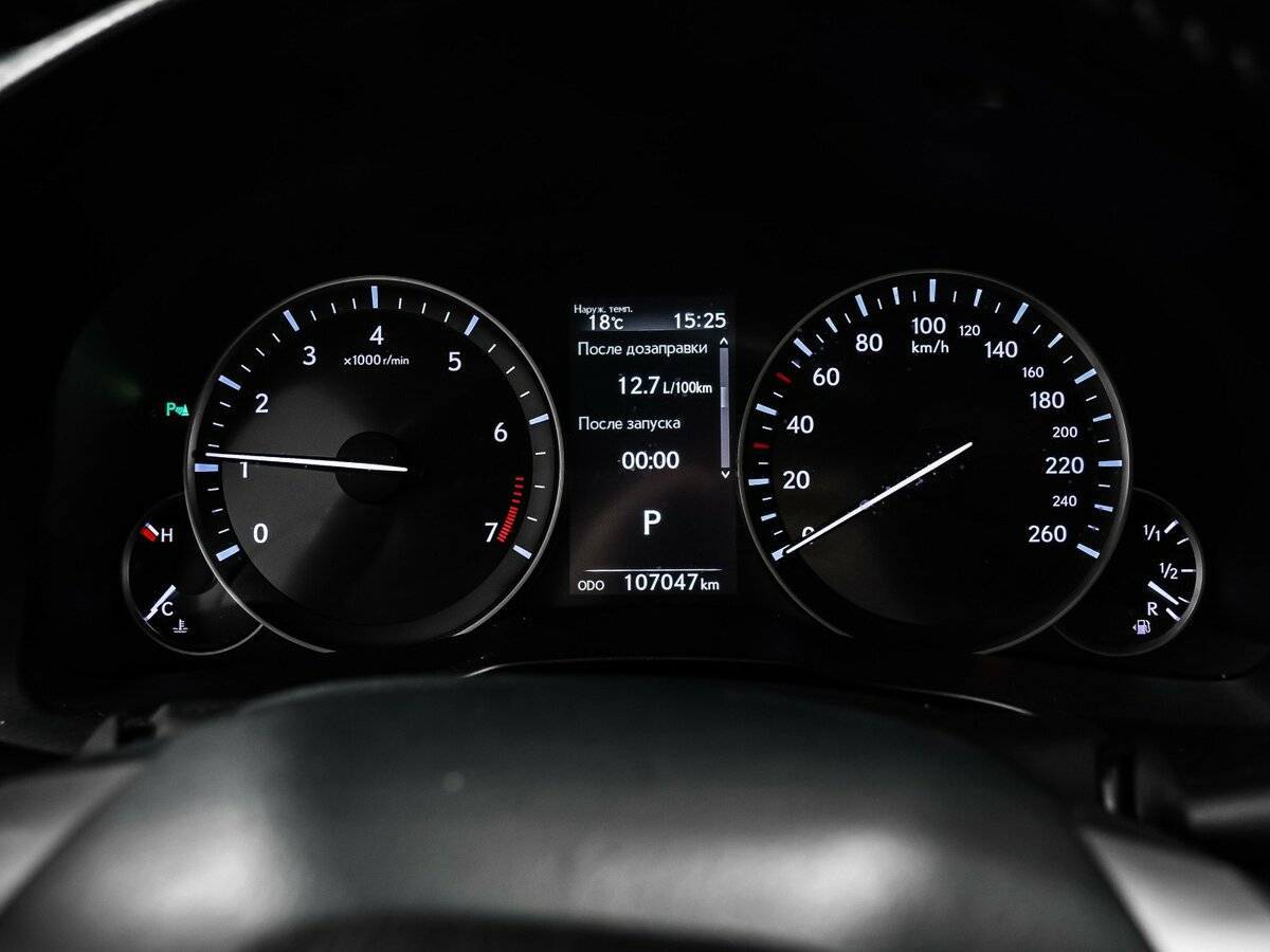 Lexus ES с пробегом — 2016 год. Фото: #9