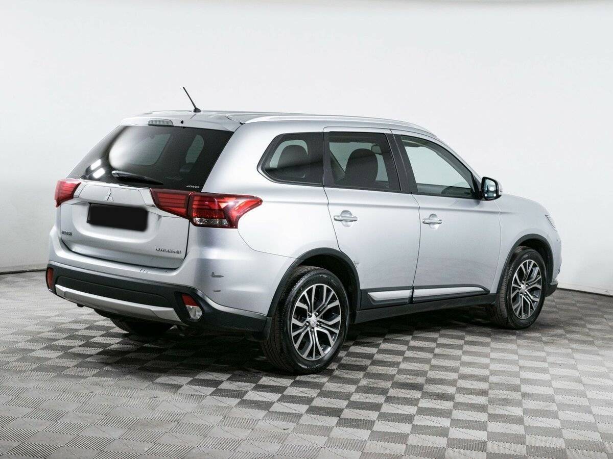 Mitsubishi Outlander с пробегом — 2015 год. Фото: #3