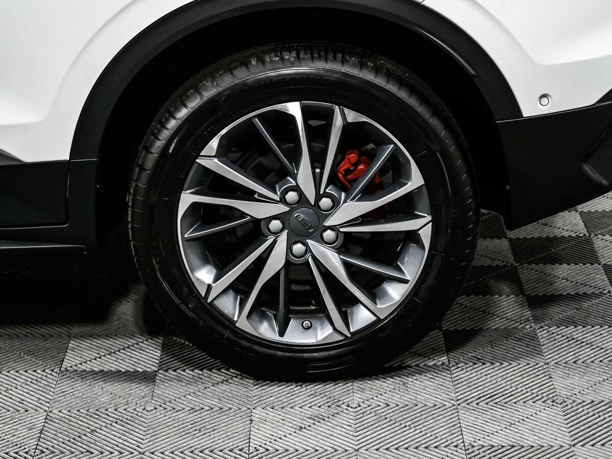 Geely Coolray с пробегом — 2023 год. Фото: #13