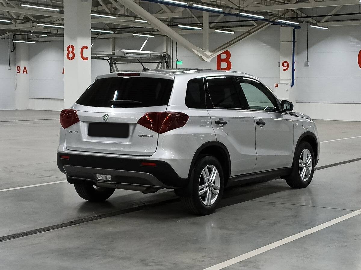 Suzuki Vitara с пробегом — 2021 год. Фото: #4