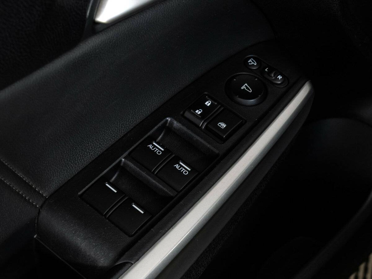 Honda Crosstour с пробегом — 2013 год. Фото: #20