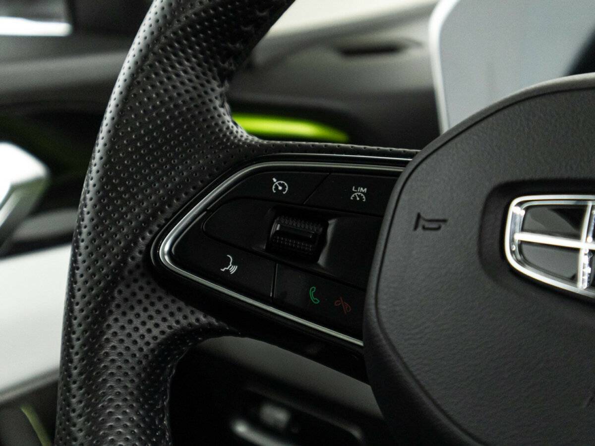 Geely Coolray с пробегом — 2023 год. Фото: #21