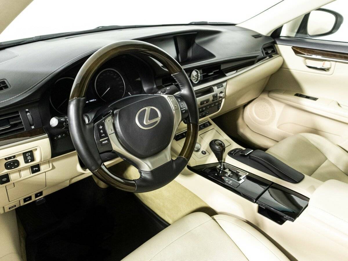 Lexus ES с пробегом — 2014 год. Фото: #10