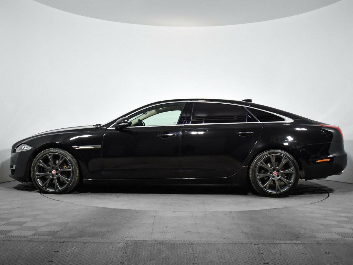 Jaguar XJ с пробегом — 2016 год. Фото: #7