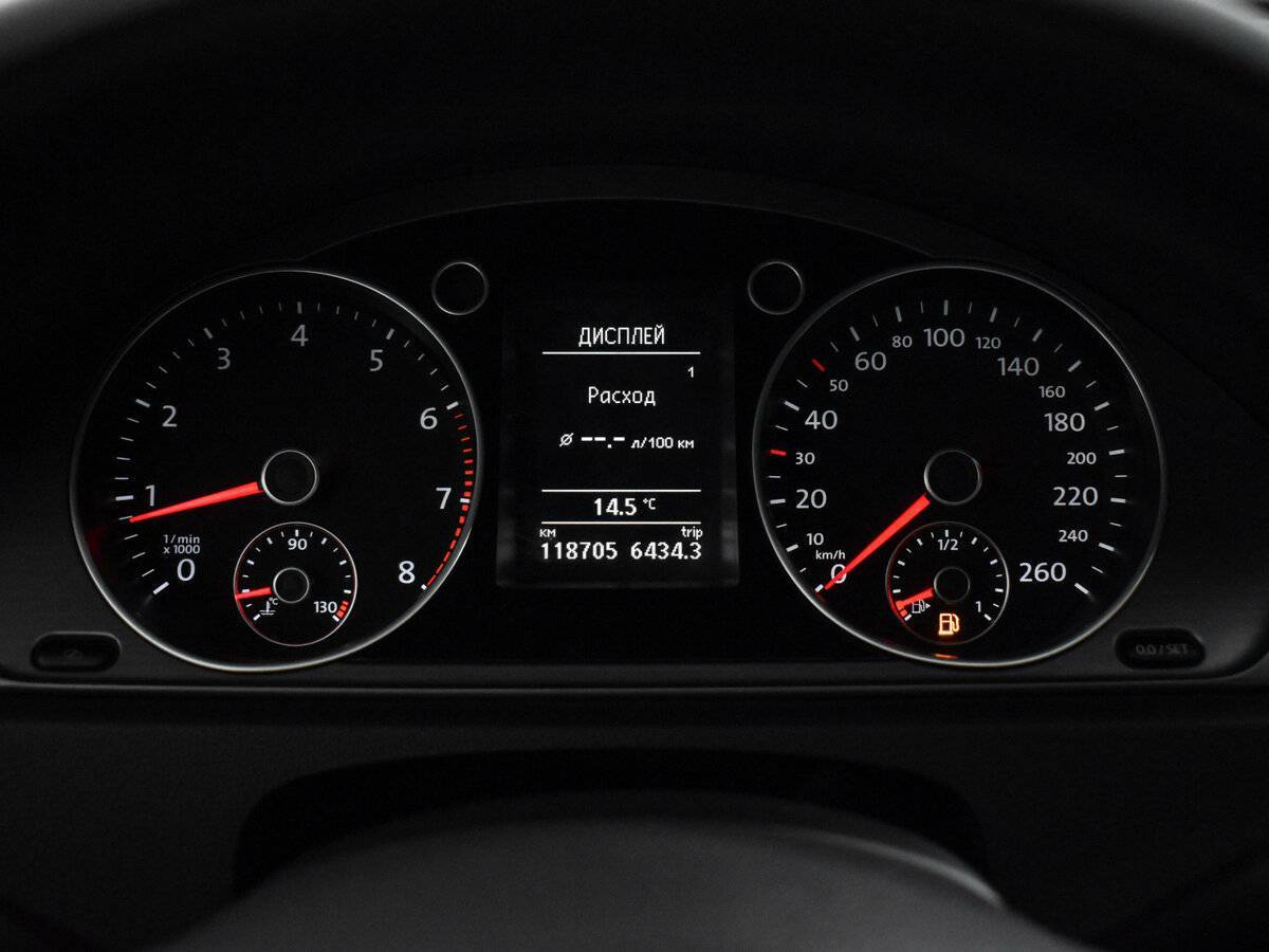 Volkswagen Passat с пробегом — 2012 год. Фото: #17