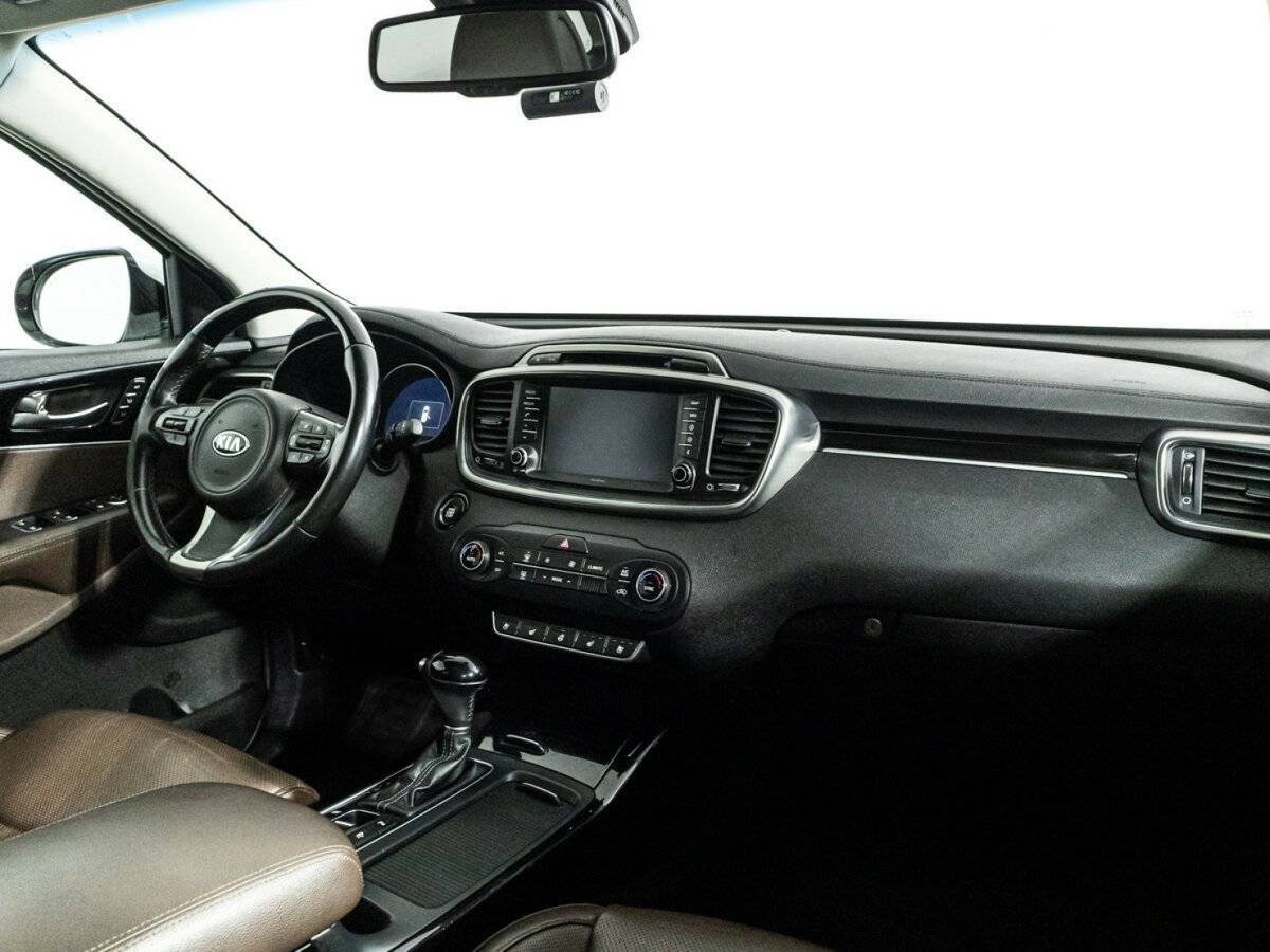 Kia Sorento с пробегом — 2017 год. Фото: #8