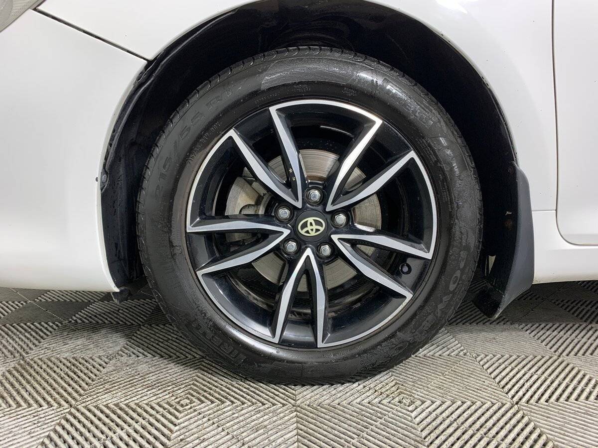 Toyota Camry с пробегом — 2017 год. Фото: #8