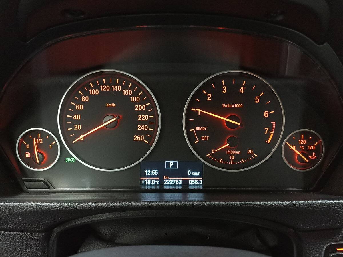 BMW 3 серии с пробегом — 2016 год. Фото: #12