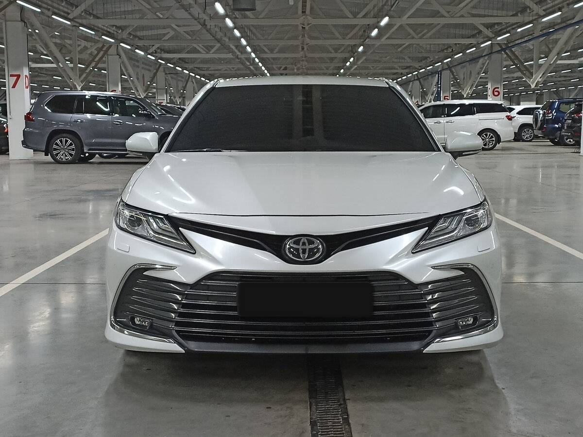 Toyota Camry с пробегом — 2021 год. Фото: #1