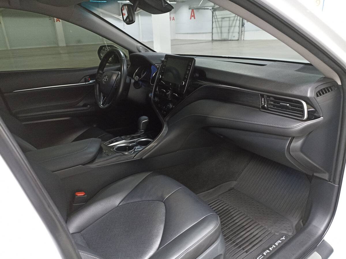 Toyota Camry с пробегом — 2021 год. Фото: #10