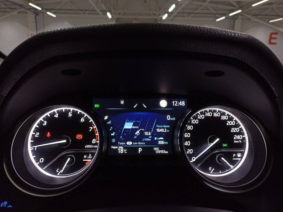 Toyota Camry с пробегом — 2021 год. Фото: #12