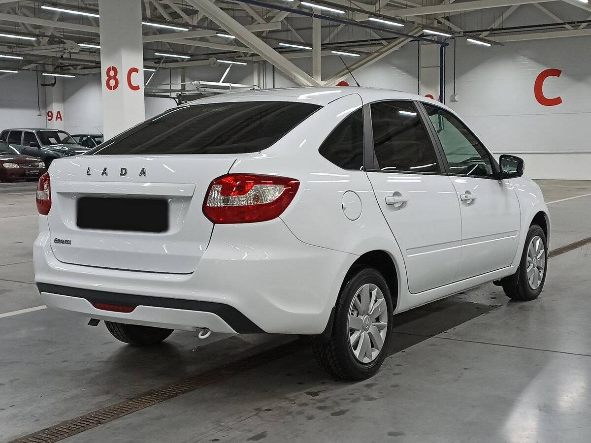 Lada (ВАЗ) Granta с пробегом — 2024 год. Фото: #4