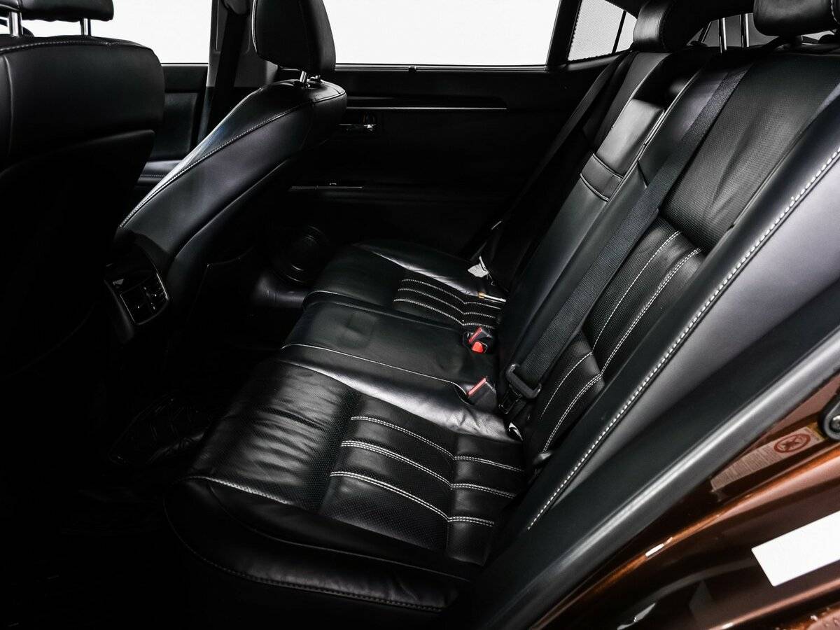 Lexus ES с пробегом — 2016 год. Фото: #12